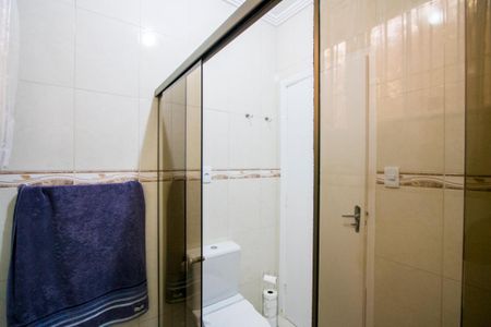 Casa à venda com 145m², 2 quartos e 4 vagas Casa à venda com 145m², 2 quartos e 4 vagasBanheiro social 1