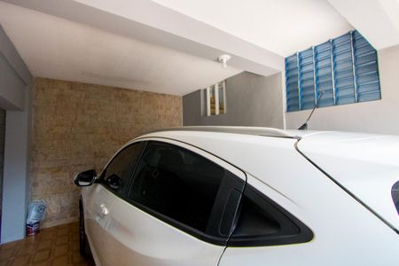 Casa à venda com 145m², 2 quartos e 4 vagas Casa à venda com 145m², 2 quartos e 4 vagasGaragem