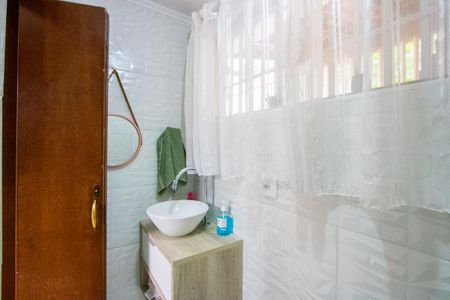 Casa à venda com 145m², 2 quartos e 4 vagas Casa à venda com 145m², 2 quartos e 4 vagasBanheiro social 2