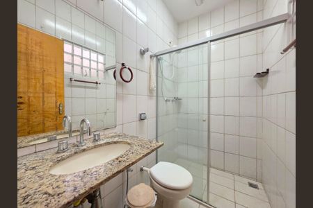 Casa de condomínio à venda com 290m², 4 quartos e 4 vagas Casa de condomínio à venda com 290m², 4 quartos e 4 vagasBanheiro do anexo