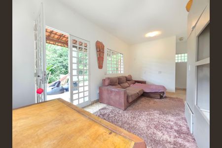 Casa de condomínio à venda com 290m², 4 quartos e 4 vagas Casa de condomínio à venda com 290m², 4 quartos e 4 vagasSala do anexo