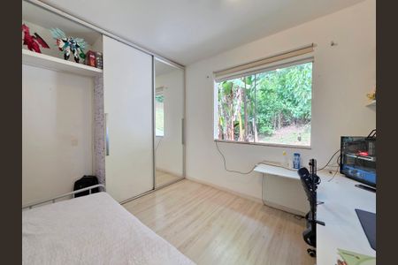 Casa de condomínio à venda com 290m², 4 quartos e 4 vagas Casa de condomínio à venda com 290m², 4 quartos e 4 vagasQuarto Suíte 2