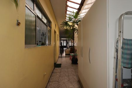 Casa à venda com 144m², 3 quartos e 2 vagasCorredor externo