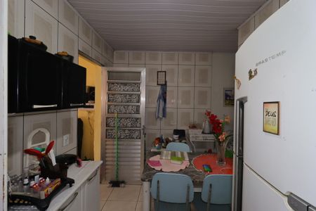 Casa à venda com 144m², 3 quartos e 2 vagasCasa dos Fundos - Cozinha