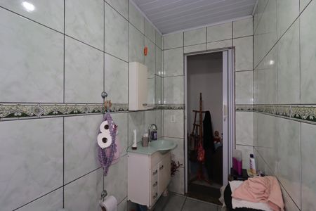 Casa à venda com 144m², 3 quartos e 2 vagasCasa dos Fundos - Banheiro