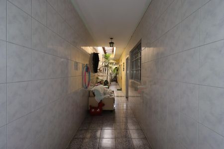 Casa à venda com 144m², 3 quartos e 2 vagasCorredor externo