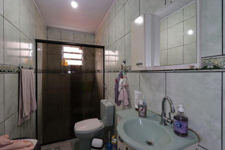 Casa à venda com 144m², 3 quartos e 2 vagasCasa dos Fundos - Banheiro