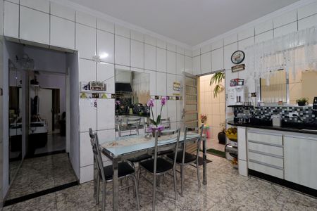 Casa à venda com 144m², 3 quartos e 2 vagasCozinha