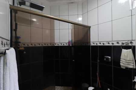 Casa à venda com 144m², 3 quartos e 2 vagasBanheiro da Suíte