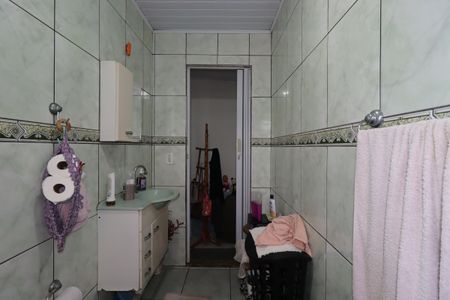 Casa à venda com 144m², 3 quartos e 2 vagasCasa dos Fundos - Banheiro