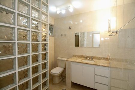 Apartamento à venda com 193m², 4 quartos e 2 vagasBanheiro da Suíte