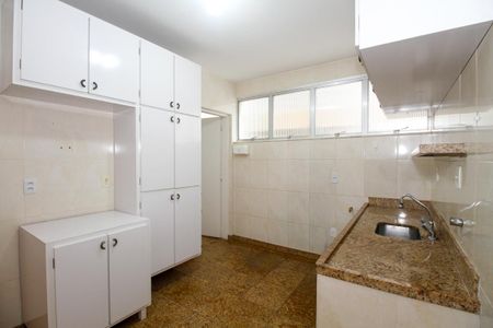 Apartamento à venda com 193m², 4 quartos e 2 vagasCozinha