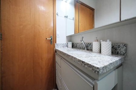 Casa de condomínio à venda com 103m², 2 quartos e 4 vagasSuíte 1