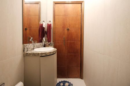 Casa de condomínio à venda com 103m², 2 quartos e 4 vagasLavabo