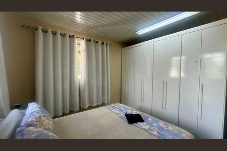 Casa à venda com 100m², 3 quartos e 8 vagas Casa à venda com 100m², 3 quartos e 8 vagasQuarto