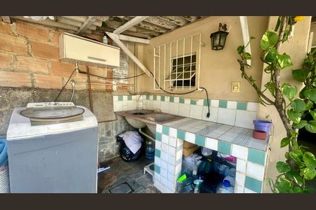 Casa à venda com 100m², 3 quartos e 8 vagas Casa à venda com 100m², 3 quartos e 8 vagasÁrea de serviço