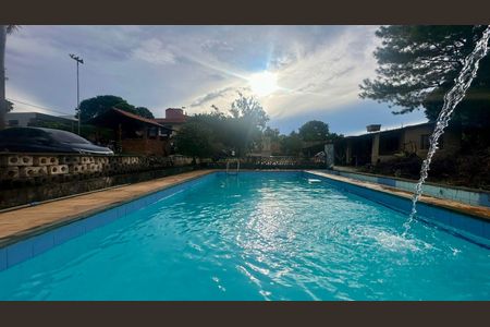 Casa à venda com 100m², 3 quartos e 8 vagas Casa à venda com 100m², 3 quartos e 8 vagasPiscina