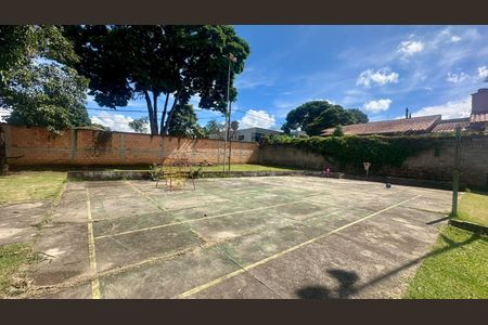 Casa à venda com 100m², 3 quartos e 8 vagas Casa à venda com 100m², 3 quartos e 8 vagasQuadra