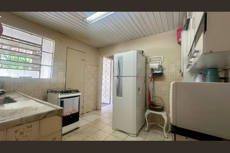 Casa à venda com 100m², 3 quartos e 8 vagas Casa à venda com 100m², 3 quartos e 8 vagasCozinha