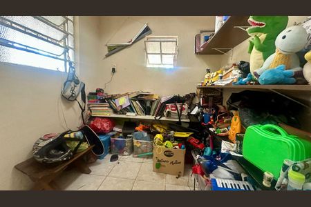 Casa à venda com 100m², 3 quartos e 8 vagas Casa à venda com 100m², 3 quartos e 8 vagasQuarto