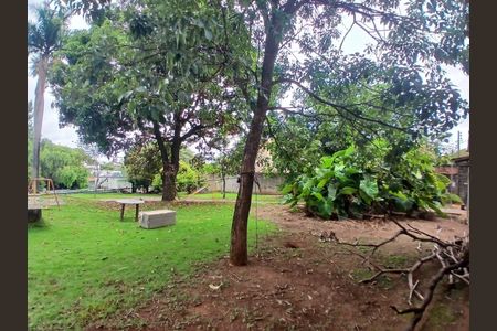 Casa à venda com 100m², 3 quartos e 8 vagas Casa à venda com 100m², 3 quartos e 8 vagasÁrea verde