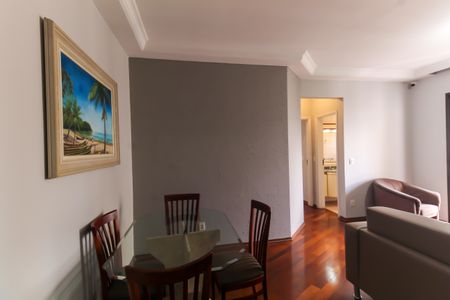 Apartamento à venda com 67m², 2 quartos e 1 vagaSala