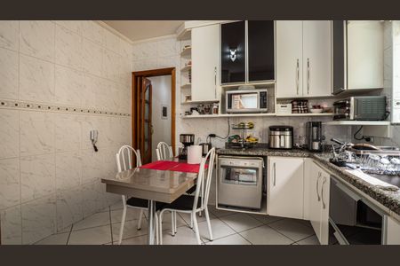 Casa para alugar com 140m², 3 quartos e 2 vagas Casa para alugar com 140m², 3 quartos e 2 vagasCozinha