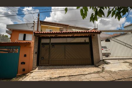 Casa para alugar com 140m², 3 quartos e 2 vagas Casa para alugar com 140m², 3 quartos e 2 vagasFachada