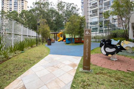 Apartamento para alugar com 163m², 3 quartos e 4 vagas Apartamento para alugar com 163m², 3 quartos e 4 vagasÁrea comum - Playground