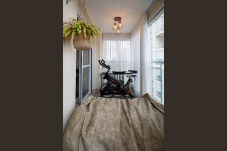 Apartamento para alugar com 163m², 3 quartos e 4 vagas Apartamento para alugar com 163m², 3 quartos e 4 vagasVaranda