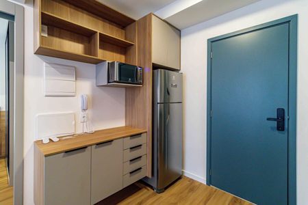 Cozinha de apartamento para alugar com 1 quarto, 37m² em Pinheiros, São Paulo