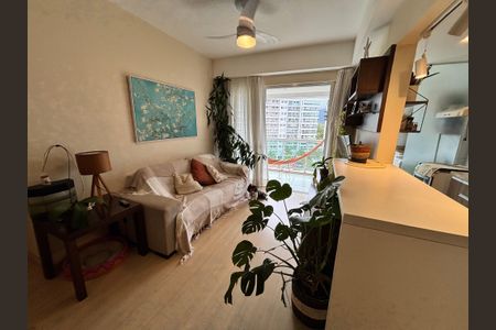 Apartamento à venda com 85m², 3 quartos e 1 vaga Apartamento à venda com 85m², 3 quartos e 1 vagaSala
