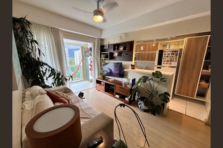 Apartamento à venda com 85m², 3 quartos e 1 vaga Apartamento à venda com 85m², 3 quartos e 1 vagaSala