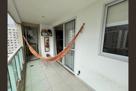 Apartamento à venda com 85m², 3 quartos e 1 vaga Apartamento à venda com 85m², 3 quartos e 1 vagaVaranda