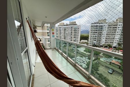 Apartamento à venda com 85m², 3 quartos e 1 vaga Apartamento à venda com 85m², 3 quartos e 1 vagaVaranda