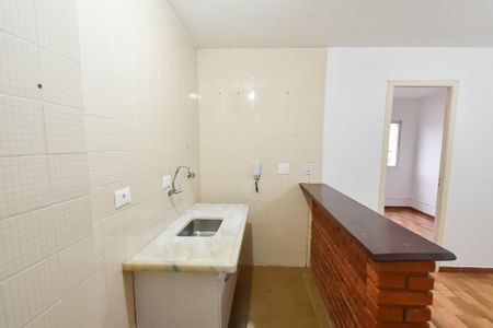 Cozinha de apartamento para alugar com 1 quarto, 29m² em Liberdade, São Paulo