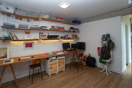 Casa para alugar com 200m², 2 quartos e 1 vagaHome Oficce