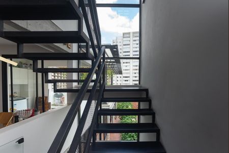 Casa para alugar com 200m², 2 quartos e 1 vagaEscada