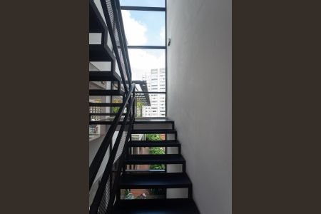 Casa para alugar com 200m², 2 quartos e 1 vagaEscada
