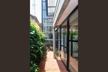 Casa para alugar com 200m², 2 quartos e 1 vagaQuintal