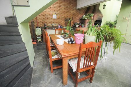 Casa à venda com 220m², 4 quartos e 2 vagas Casa à venda com 220m², 4 quartos e 2 vagasEspaço Gourmet