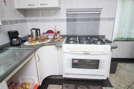 Casa à venda com 220m², 4 quartos e 2 vagas Casa à venda com 220m², 4 quartos e 2 vagasCozinha