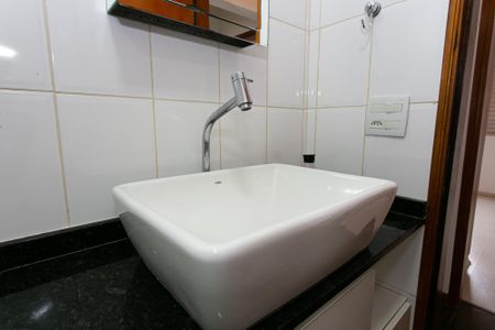 Apartamento à venda com 70m², 3 quartos e 1 vaga Apartamento à venda com 70m², 3 quartos e 1 vagaBanheiro