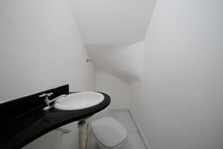 Casa de condomínio para alugar com 120m², 3 quartos e 2 vagasLavabo