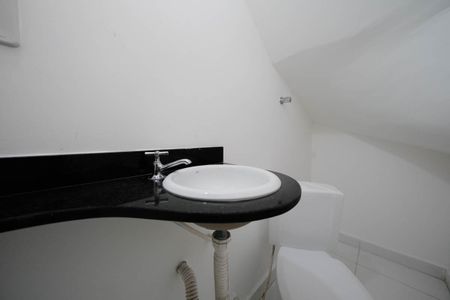 Casa de condomínio para alugar com 120m², 3 quartos e 2 vagasLavabo