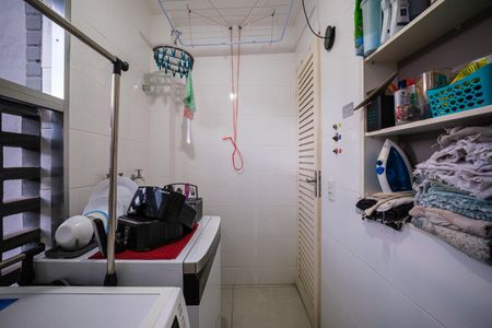 Apartamento à venda com 70m², 2 quartos e 1 vagaÁrea de Serviço