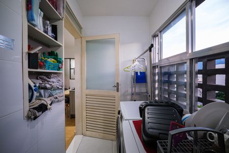 Apartamento à venda com 70m², 2 quartos e 1 vagaÁrea de Serviço