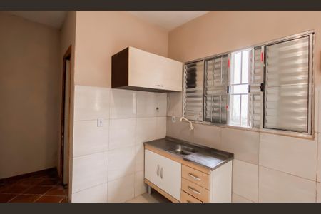Cozinha  de casa para alugar com 1 quarto, 25m² em Vila Buenos Aires, São Paulo