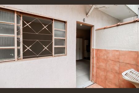 Casa para alugar com 25m², 1 quarto e sem vagaÁrea de Serviço
