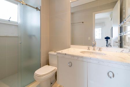 Apartamento à venda com 154m², 3 quartos e 3 vagas Apartamento à venda com 154m², 3 quartos e 3 vagasBanheiro da Suíte 2